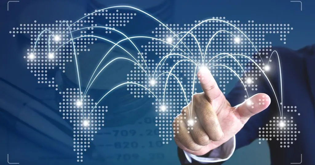 Equipo técnico realizando trabajos de ingeniería y montaje en un entorno industrial moderno de alcance internacional.